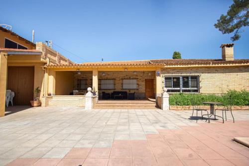 ทัศนียภาพภายนอกโรงแรม, Villa con piscina y barbacoa para 13 personas cerca del metro in ปิกัสเซนต์