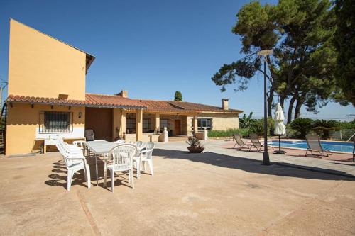 ทัศนียภาพภายนอกโรงแรม, Villa con piscina y barbacoa para 13 personas cerca del metro in ปิกัสเซนต์