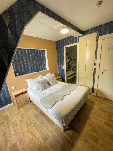 Hotel Central Anzac - Hôtel - Amiens