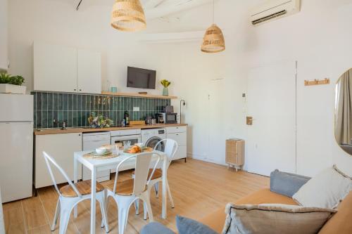 One-Bedroom Apartment image 8