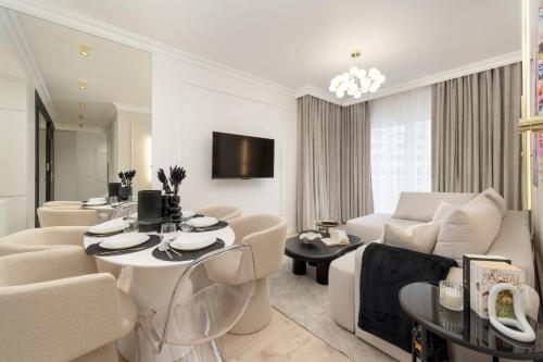 Elegant Apartment with Parking on Kępa Mieszczańska Wrocław by Renters Prestige