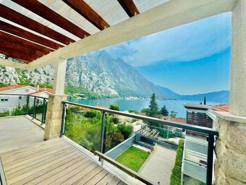 مناطق جذب قريبة, Orahovac sunny port in أوراهوفاك