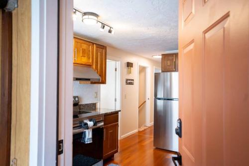 597 Spacious, cozy 5BR apartment in Medford in Medford, USA