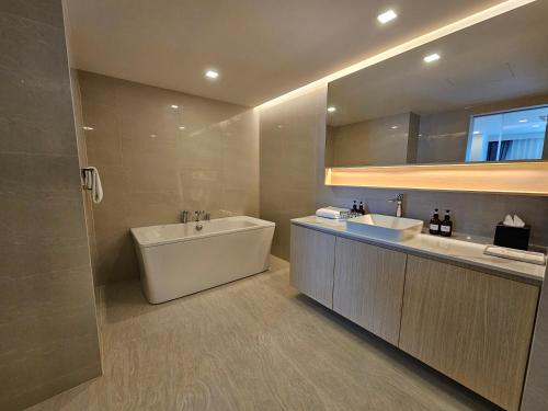 Duplex in a 5 star hotel La Vita, Phuket (fotografie 7)