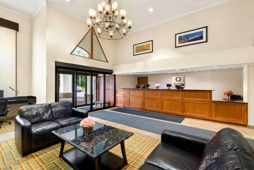 ล็อบบี้, Quality Inn Edison-New Brunswick in เอดิสัน (NJ)