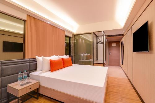 Lemon Tree Premier, Malad, Mumbai in Malad