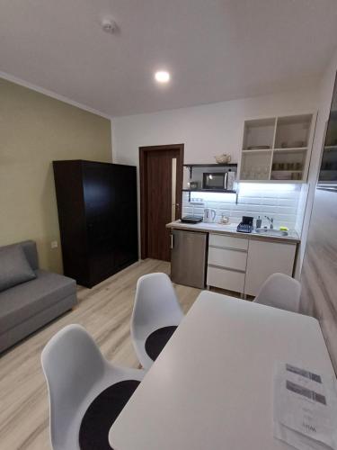 Kitchen, Good Place Apartman in Nyirbator