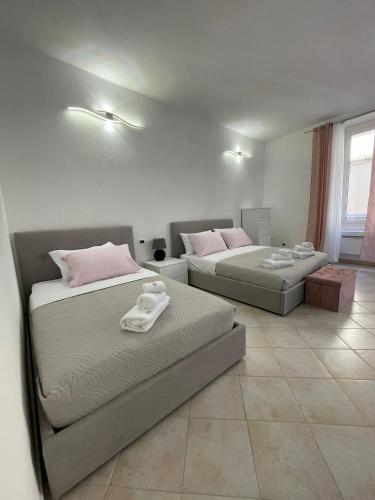 Elena&Bryan Guest House