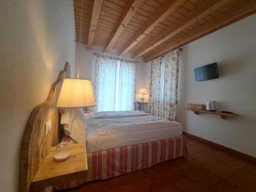 Superior Double or Twin Room with Garden View image 8