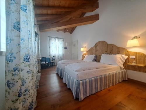 Superior Double or Twin Room with Garden View image 6