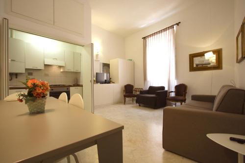 Navona New Charming Apartment - image 6