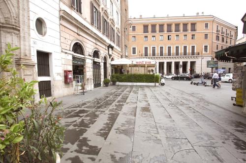Navona New Charming Apartment - image 12