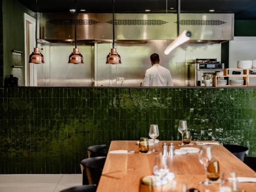 THE FLAG HOTEL Marbella, Estepona Adult Recommended