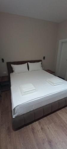 Double Room with Private Bathroom image 4