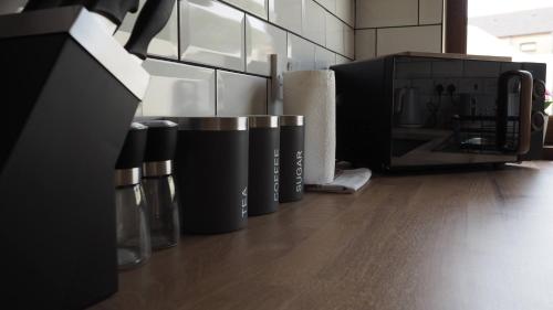 keuken, 3 Doubles - Sleeps 8 - Ideal for Work Crews in Aberavon