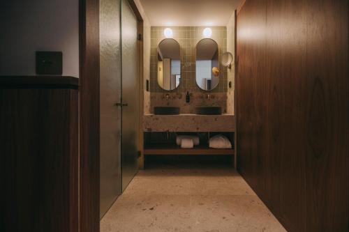 1 double bed