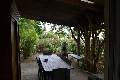 Le repos avec piscine proche de Bordeaux minimum de 3 nuits in วีลนาฟ-ดอร์นง