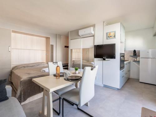 Apartment Le Copacabana by Interhome in ปวงต์ ครัวเซต