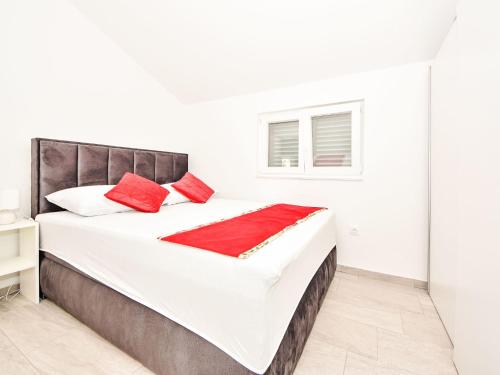 Apartment Zubčić-3 by Interhome