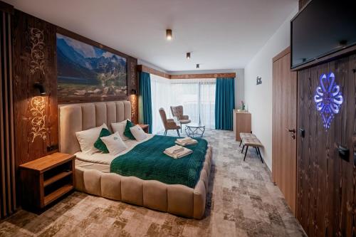 Quad room, deluxe, mountain view, balcony