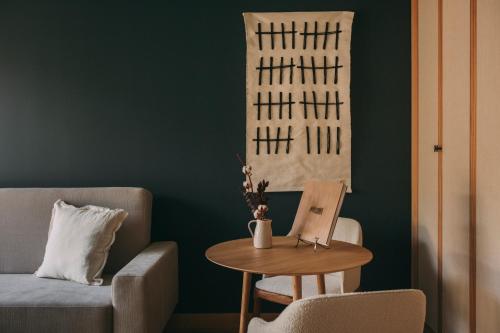 Book the Deluxe Suite Deluxe Suite