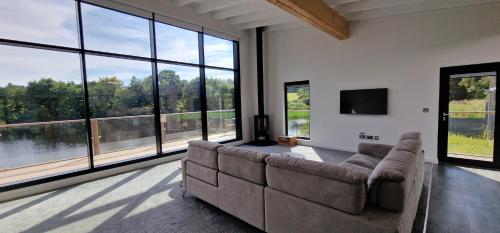 Otters Cove, Middleton Hall Estate in เดทแชนท์