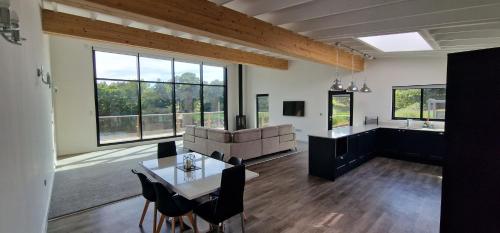 Otters Cove, Middleton Hall Estate in เดทแชนท์