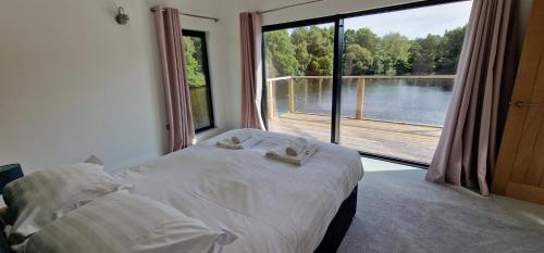 Otters Cove, Middleton Hall Estate in เดทแชนท์