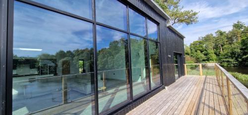 Otters Cove, Middleton Hall Estate in เดทแชนท์