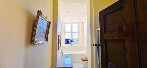 North Wing - Middleton Hall Estate in เดทแชนท์