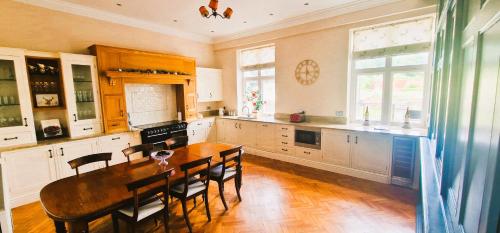 North Wing - Middleton Hall Estate in เดทแชนท์