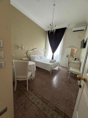 Deluxe Triple Room image 2