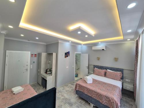 Standard Triple Room image 7