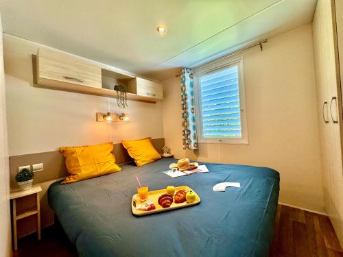 2 bedrooms, 4 beds
