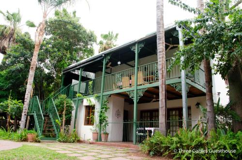 Three Gables Guesthouse – Upington, NM
