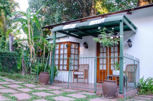 Three Gables Guesthouse – Upington, NM