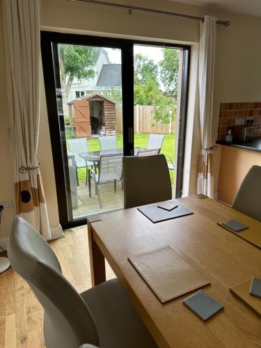 บริการและสิ่งอำนวยความสะดวก, Home near the River Shannon in รูสกี