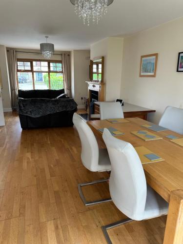 บริการและสิ่งอำนวยความสะดวก, Home near the River Shannon in รูสกี