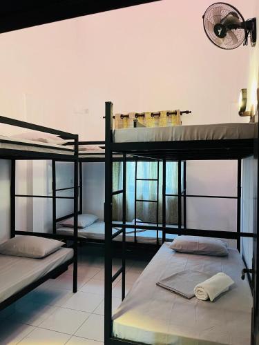 1 bunk bed