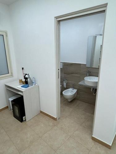 Double Room image 6