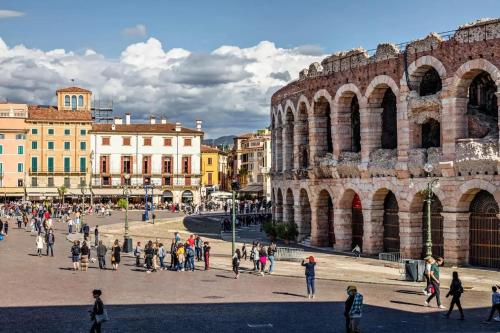 Charming Apartment in Verona with Terrace