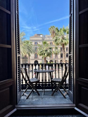 Barcelona Classic Plaza Real Apartments