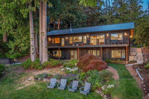 Four-Bedroom Holiday Home