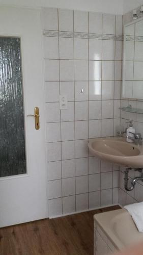 ห้องน้ำ, Ruhiges 4-Zim-Wohnung bis 8 Personen in ครอยส์ลิงเงน