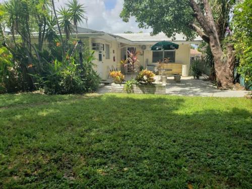 Apts with Backyard Near Fort Lauderdale Beach, Nightlife, Cruise Port, Airport in Fort Lauderdale, USA