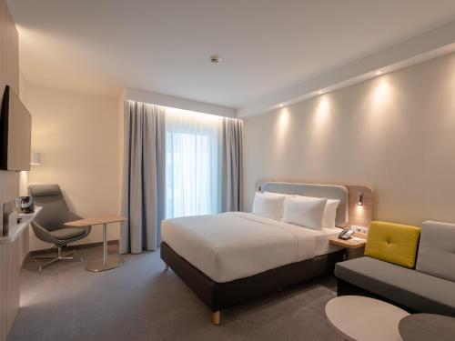 room detail thumbnail 1