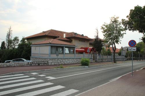 Hotel Ruža - image 5