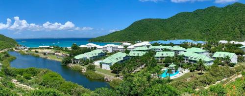 Escapade - Anse Marcel, Anse Marcel  (фото 2)