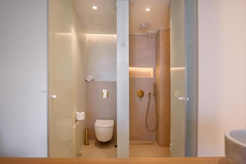 Phos Hotel Adults Only