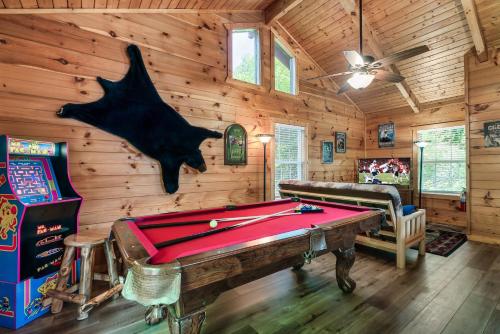 A Top Notch Lodge~Gatlinburg